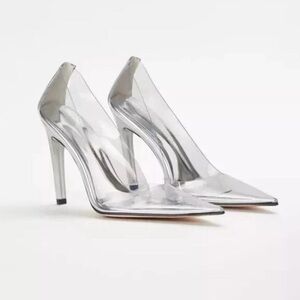 Good American Cinder-F*cking-Rella Clear Pump